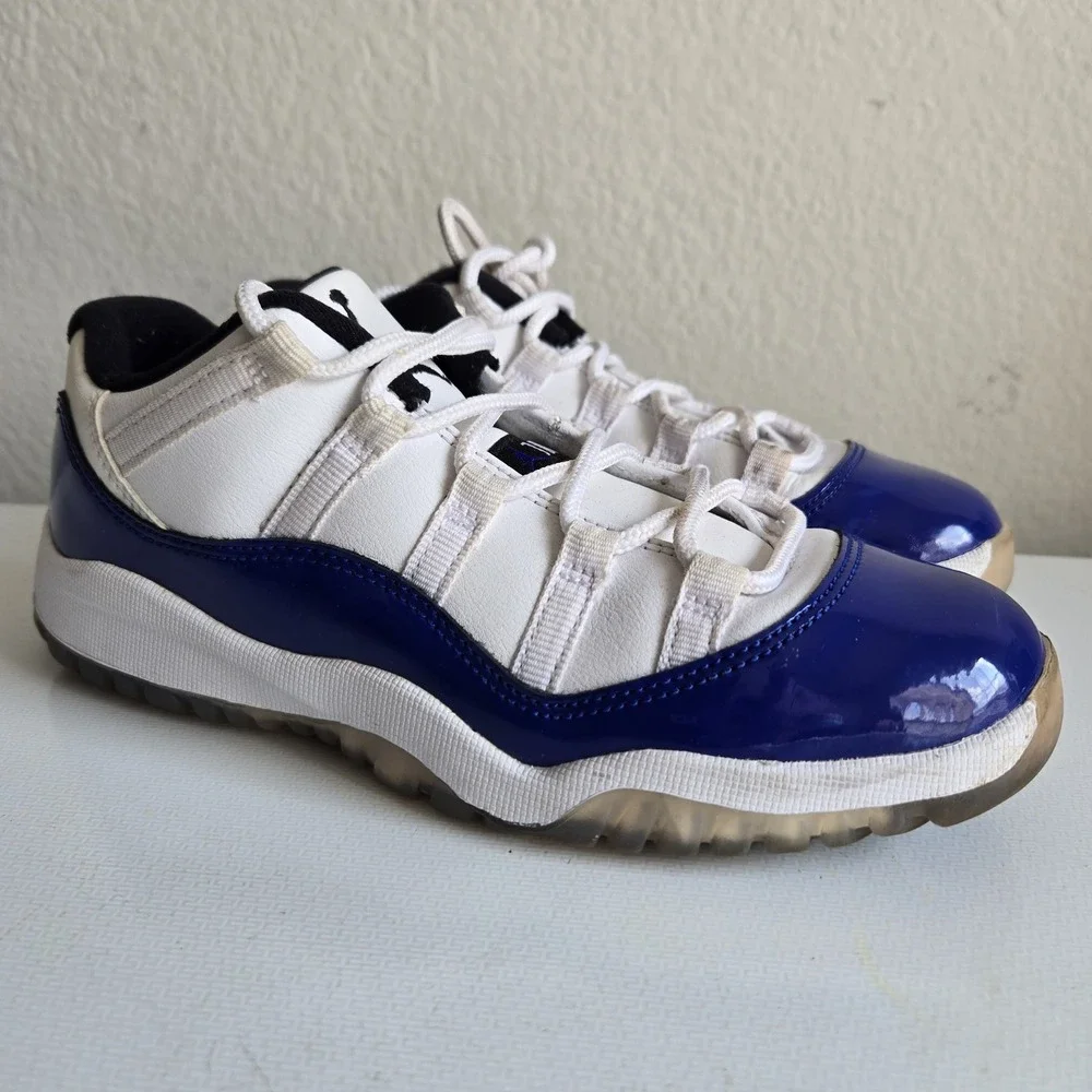 Nike Air Jordan 11 Low Retro White Blue Concord 580522-100 Boys Youth‎ Size 2Y